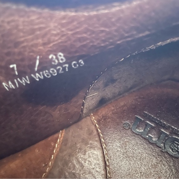 Born Woman’s Tan Suede Lace Up Boots Size 7 Leather Contrast Stitching Bootie - Picture 16 of 16